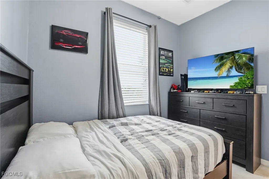 2469 Heydon Circle E Naples FL 34120