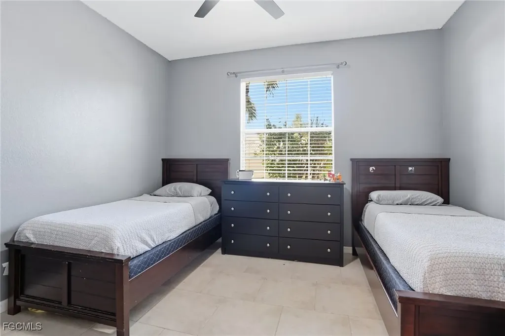 2469 Heydon Circle E Naples FL 34120