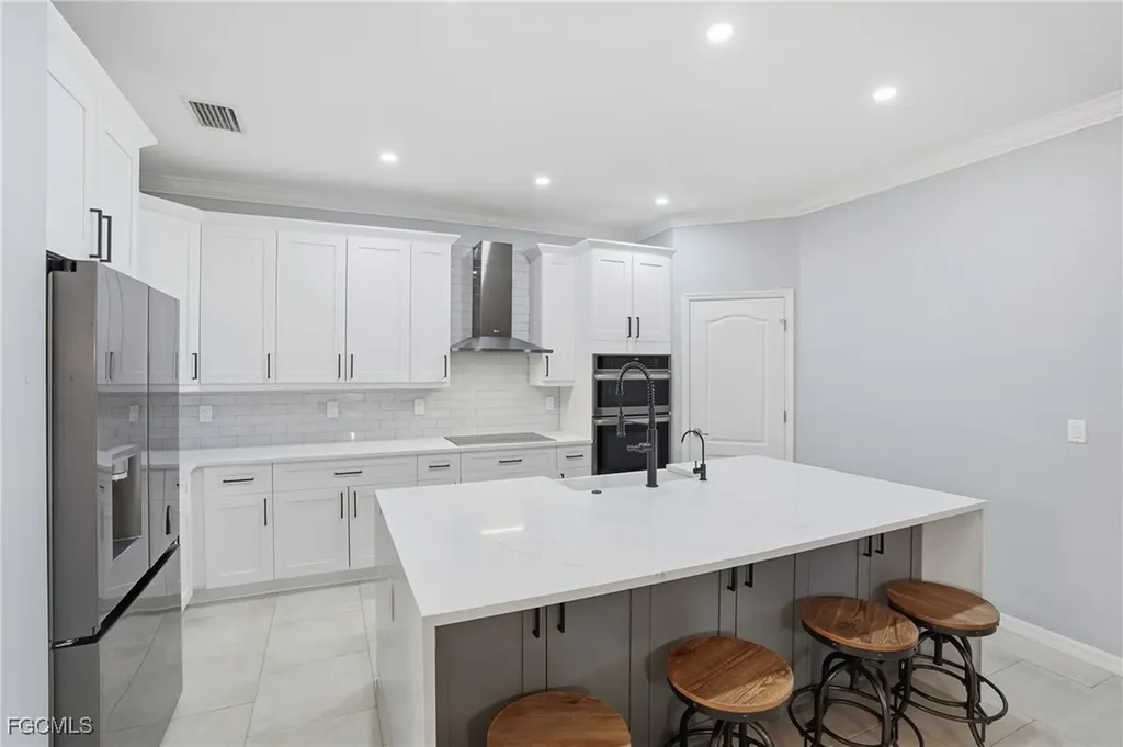 2469 Heydon Circle E Naples FL 34120
