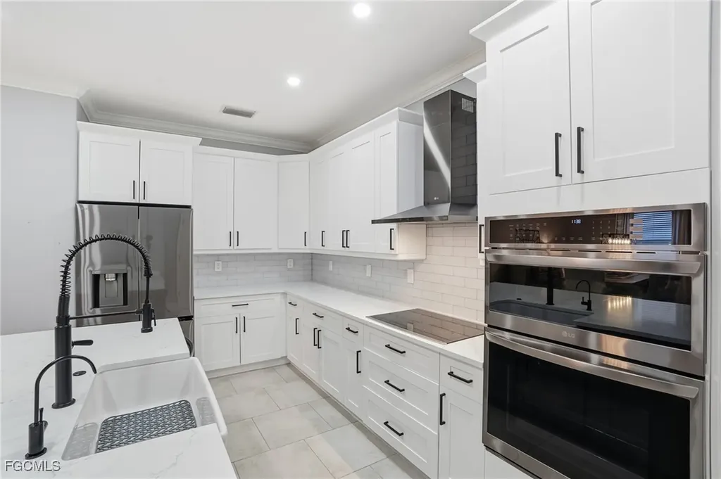 2469 Heydon Circle E Naples FL 34120