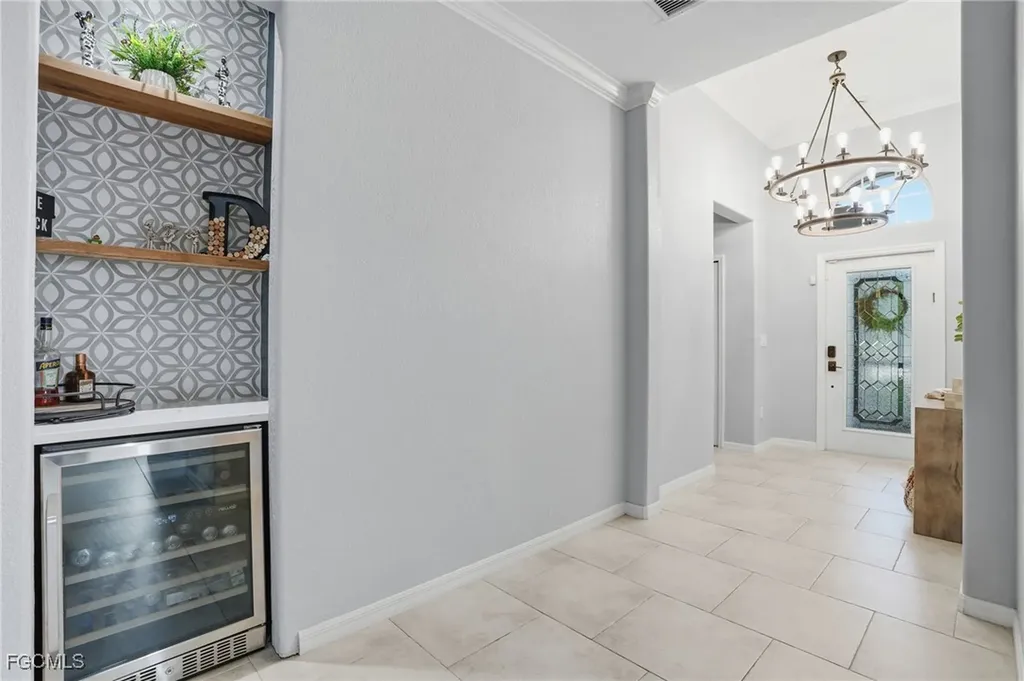 2469 Heydon Circle E Naples FL 34120
