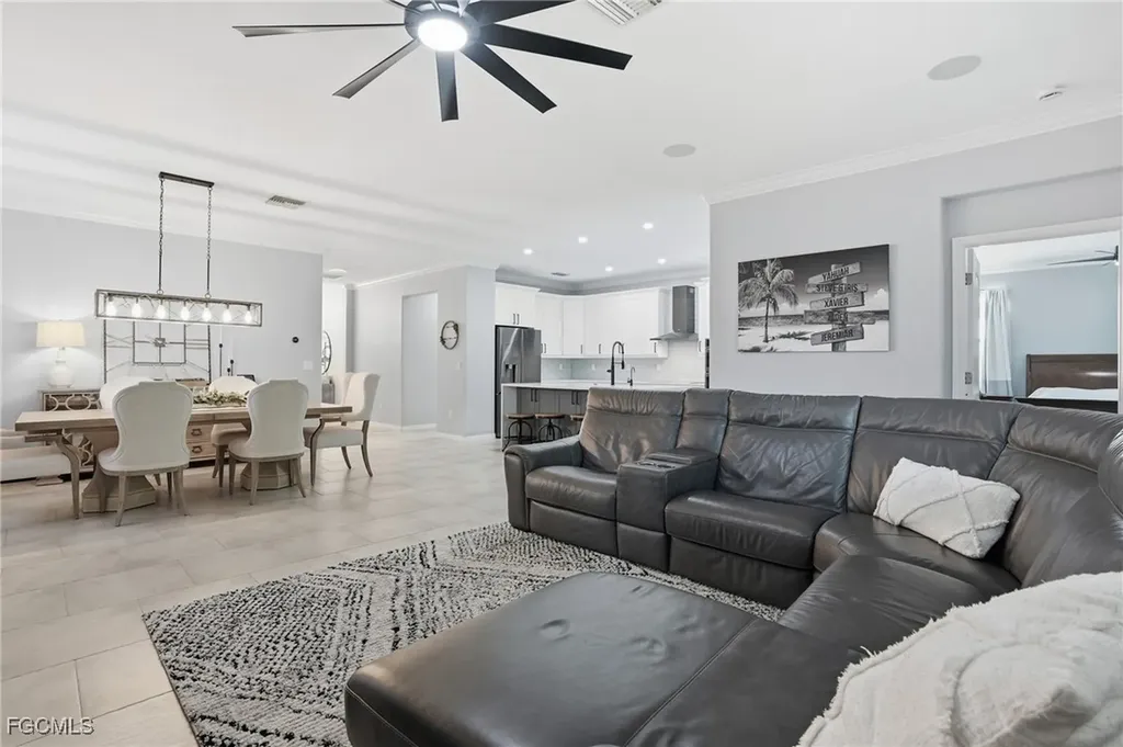 2469 Heydon Circle E Naples FL 34120