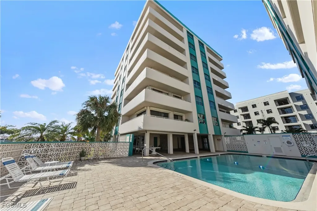 4807 Sunset Court Cape Coral FL 33904