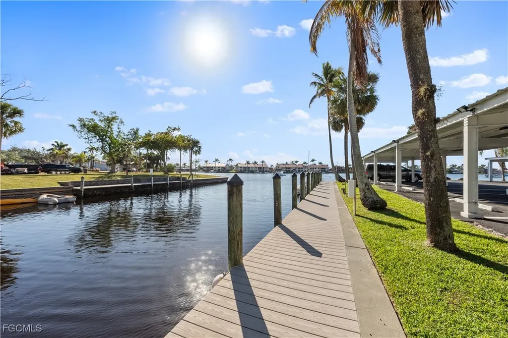 4807 Sunset Court Cape Coral FL 33904