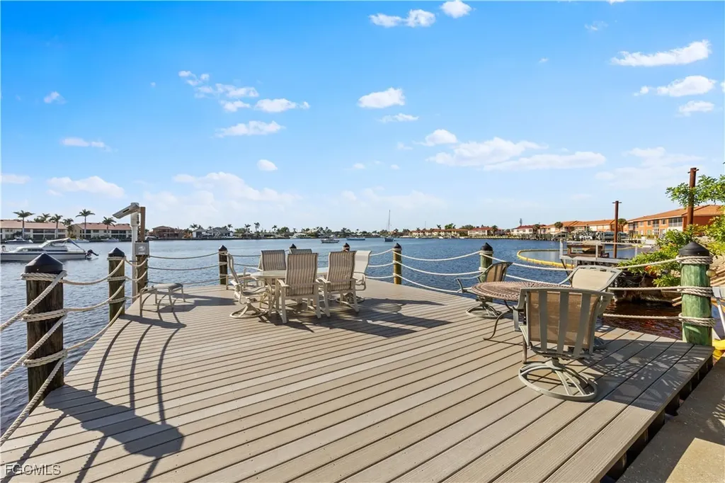 4807 Sunset Court Cape Coral FL 33904