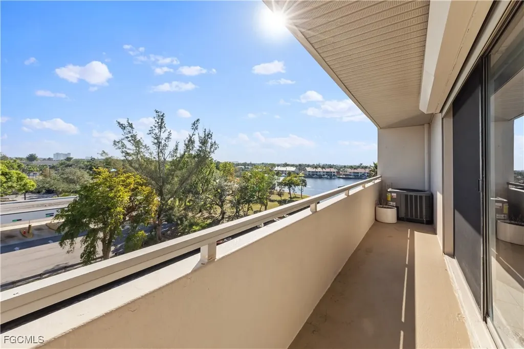 4807 Sunset Court Cape Coral FL 33904