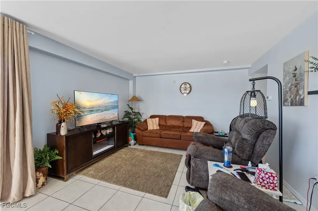 4807 Sunset Court Cape Coral FL 33904