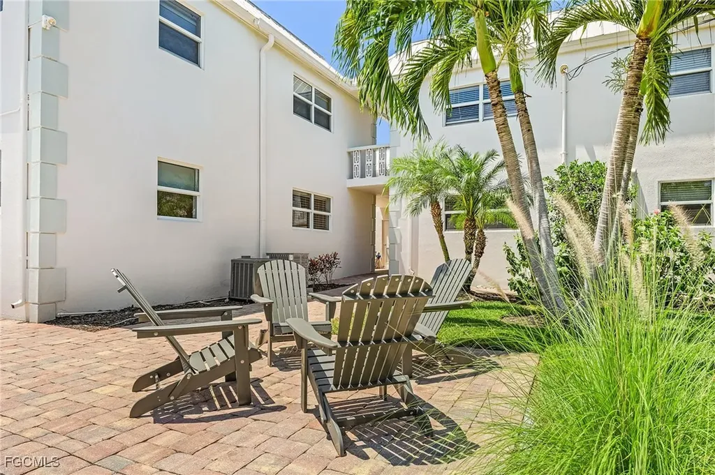 780 10th Avenue S Naples FL 34102