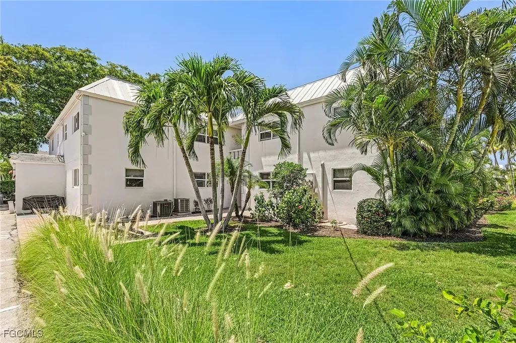 780 10th Avenue S Naples FL 34102