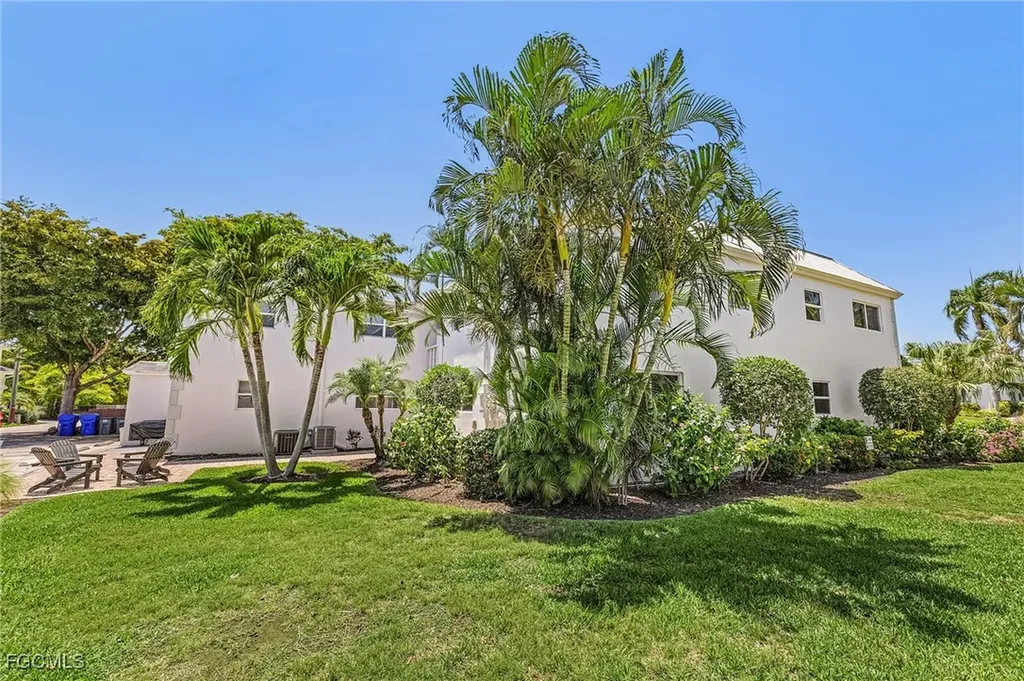 780 10th Avenue S Naples FL 34102