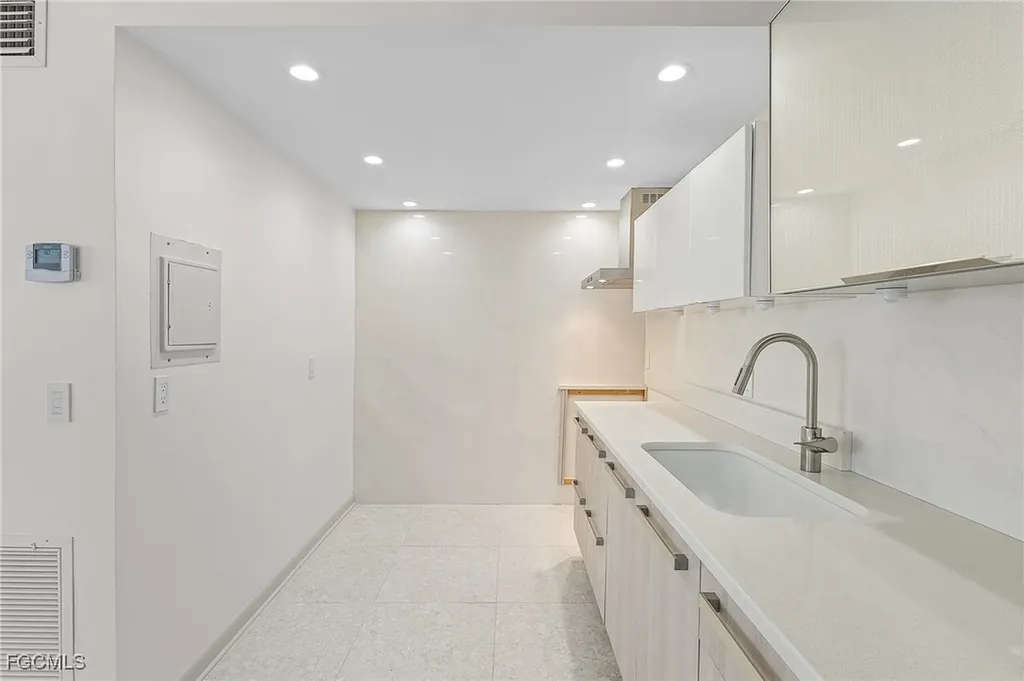 780 10th Avenue S Naples FL 34102