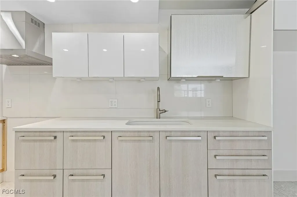 780 10th Avenue S Naples FL 34102