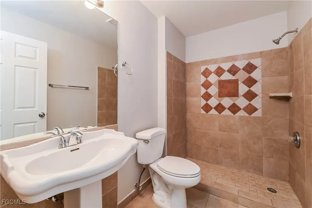 2216 NW 5th Street Cape Coral FL 33993