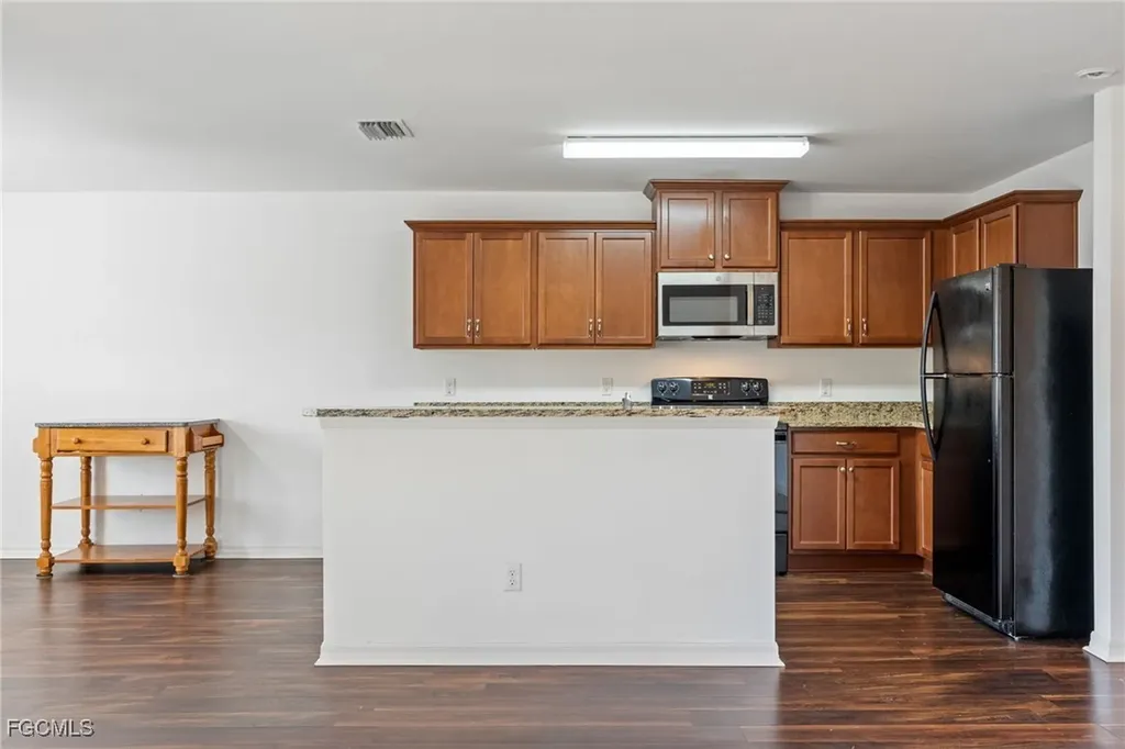 1908 SW 12th Terrace Cape Coral FL 33991