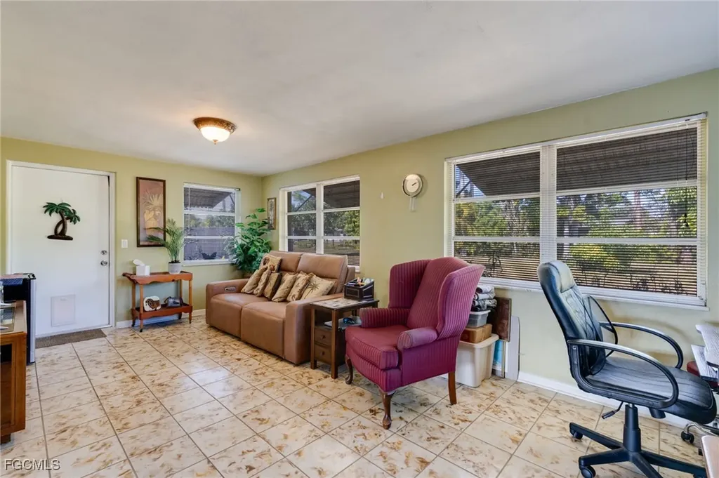 2367 Dover Avenue Fort Myers FL 33907