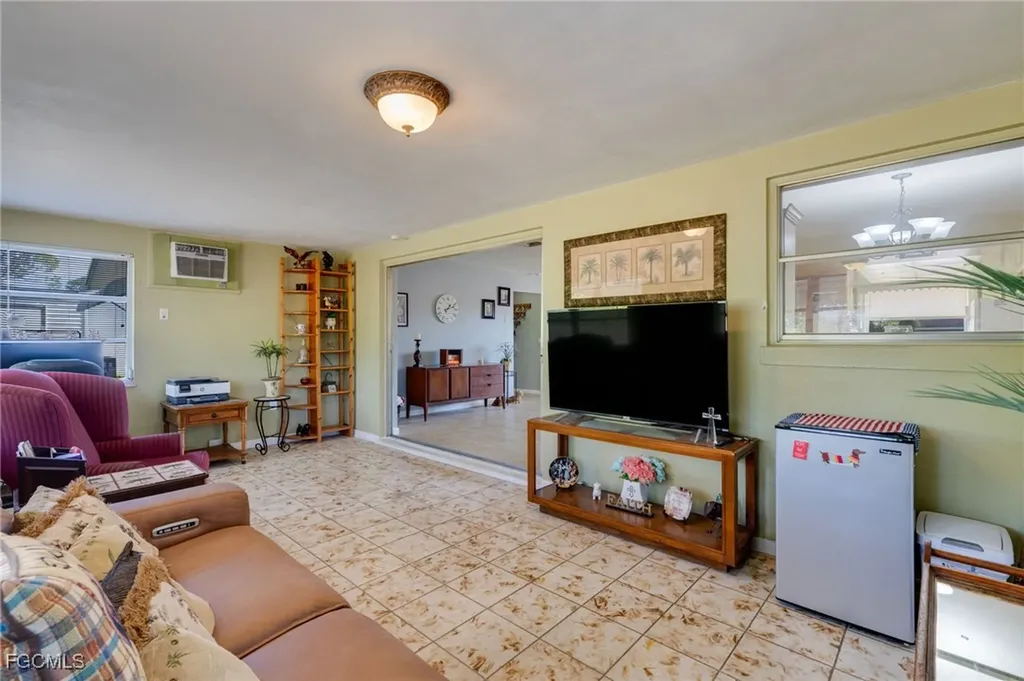 2367 Dover Avenue Fort Myers FL 33907