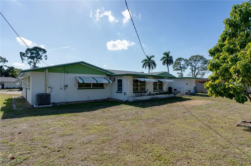 2367 Dover Avenue Fort Myers FL 33907