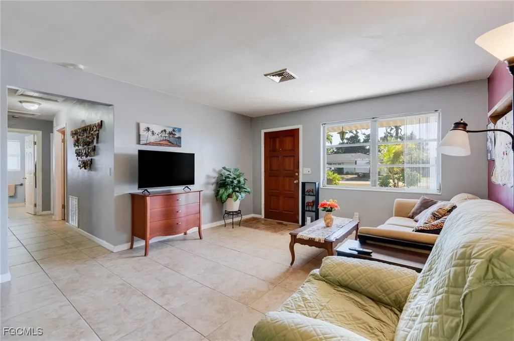 2367 Dover Avenue Fort Myers FL 33907