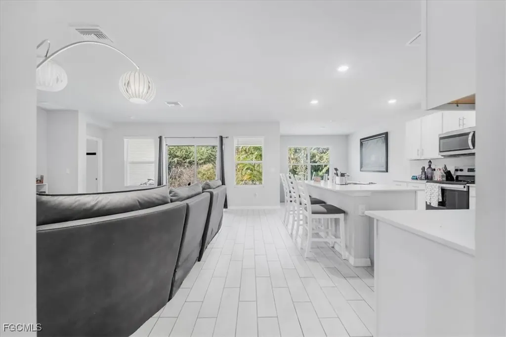 1216 NW 21st Place Cape Coral FL 33993