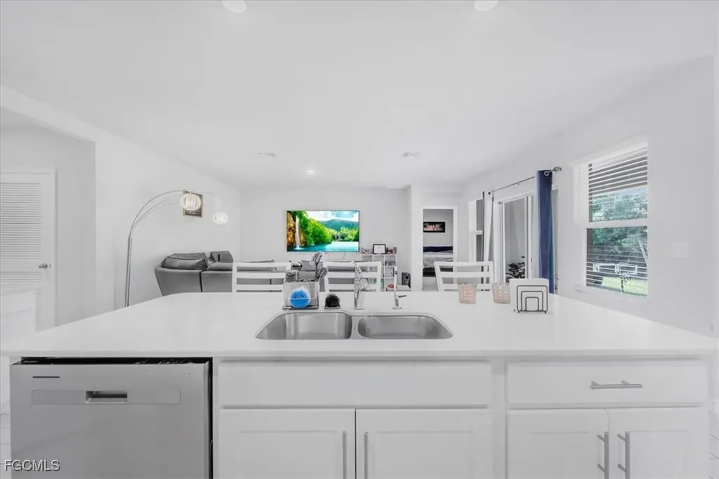 1216 NW 21st Place Cape Coral FL 33993