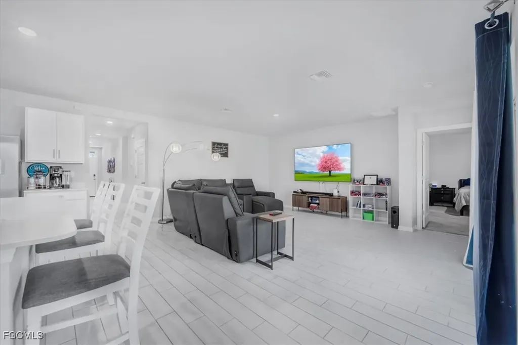 1216 NW 21st Place Cape Coral FL 33993