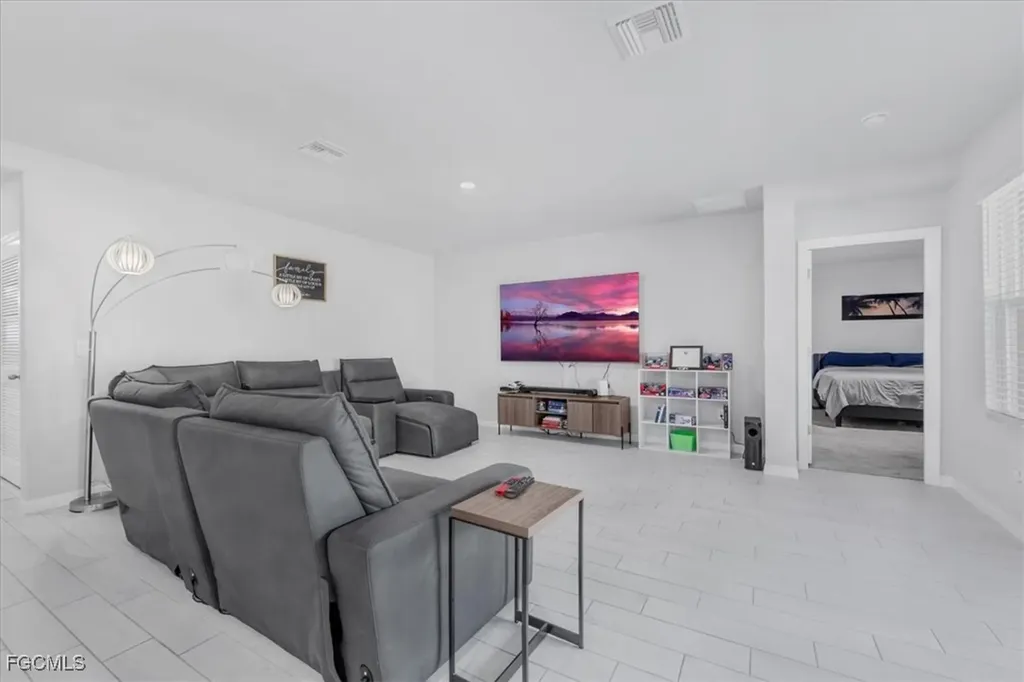 1216 NW 21st Place Cape Coral FL 33993