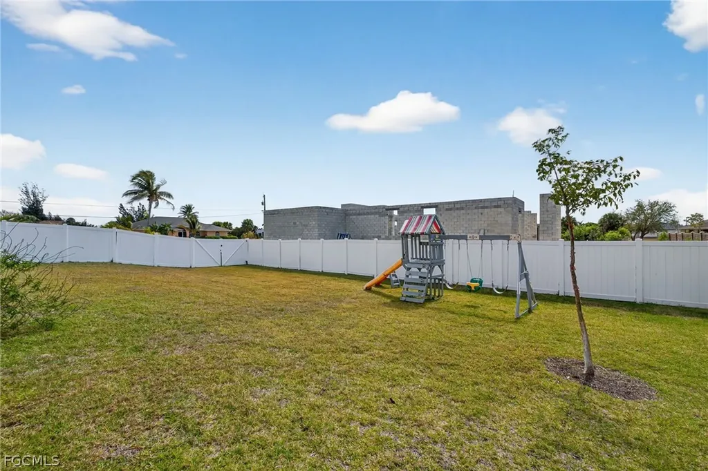 2320 NW 36th Place Cape Coral FL 33993