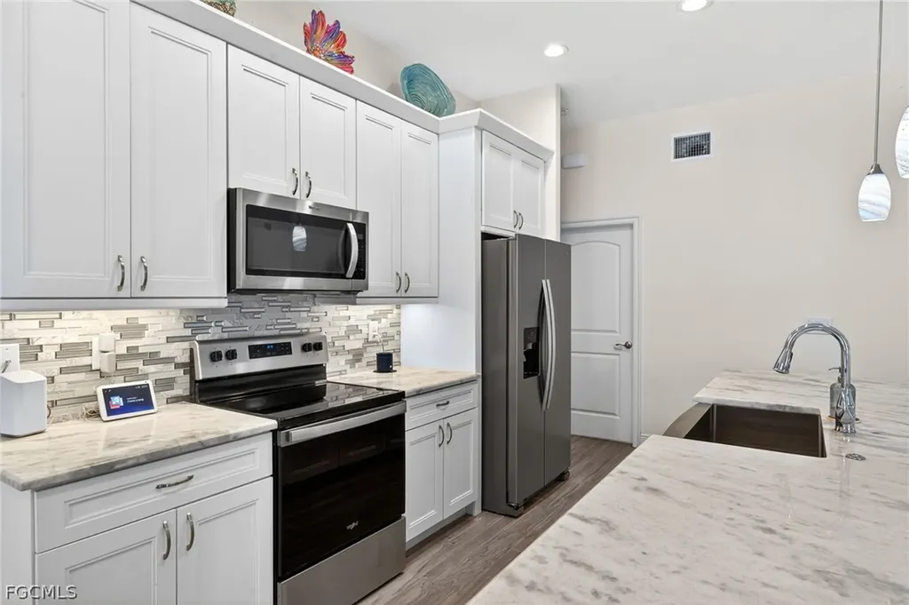 2320 NW 36th Place Cape Coral FL 33993
