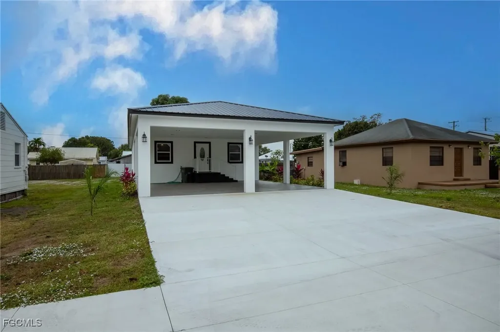 332 W Ventura Avenue Clewiston FL 33440