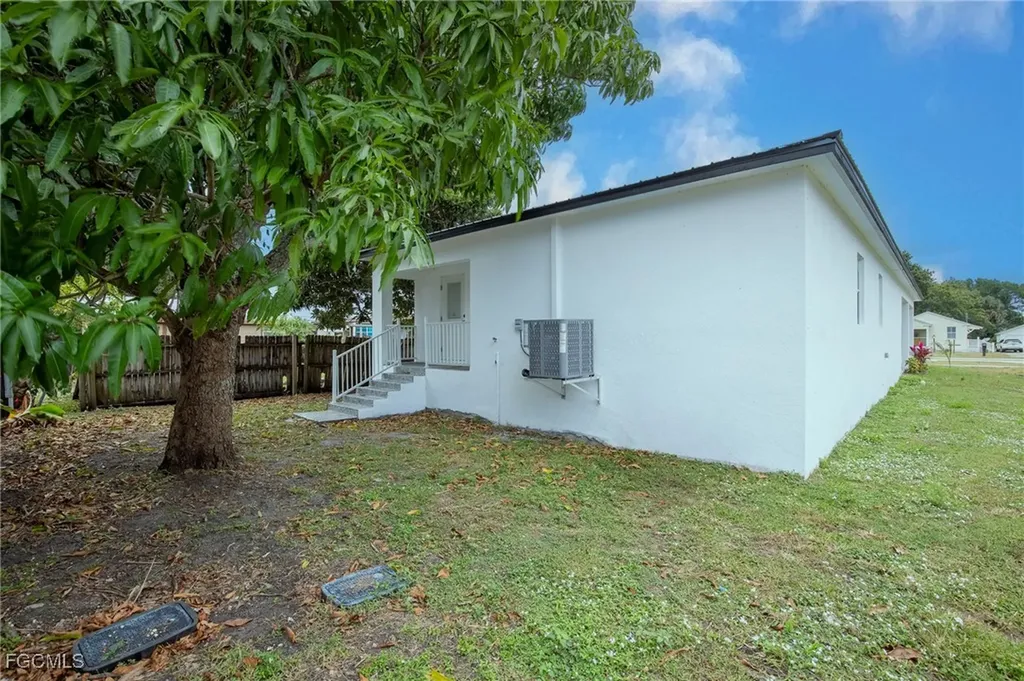 332 W Ventura Avenue Clewiston FL 33440