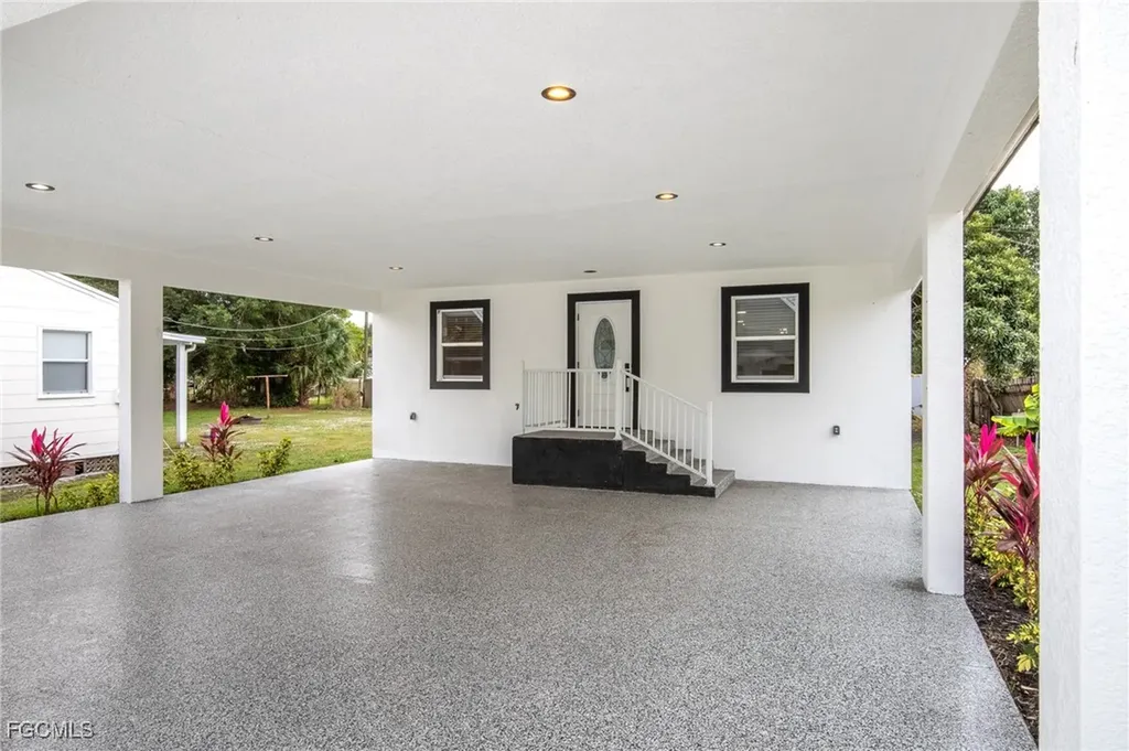 332 W Ventura Avenue Clewiston FL 33440