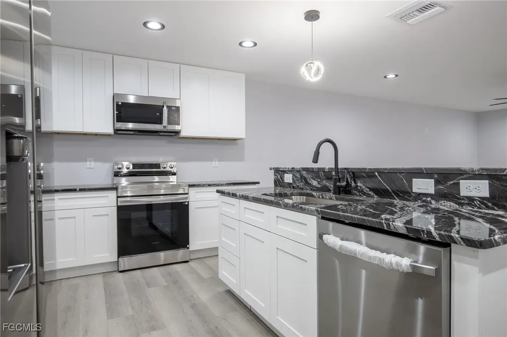 332 W Ventura Avenue Clewiston FL 33440