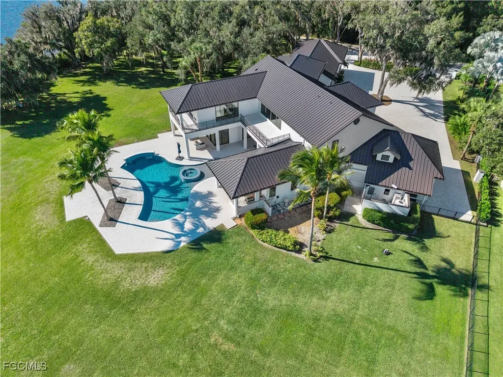 18090 N Olga Drive Alva FL 33920