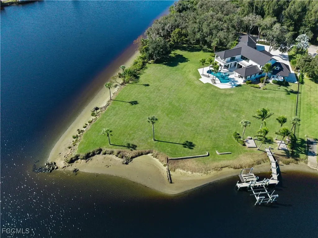 18090 N Olga Drive Alva FL 33920