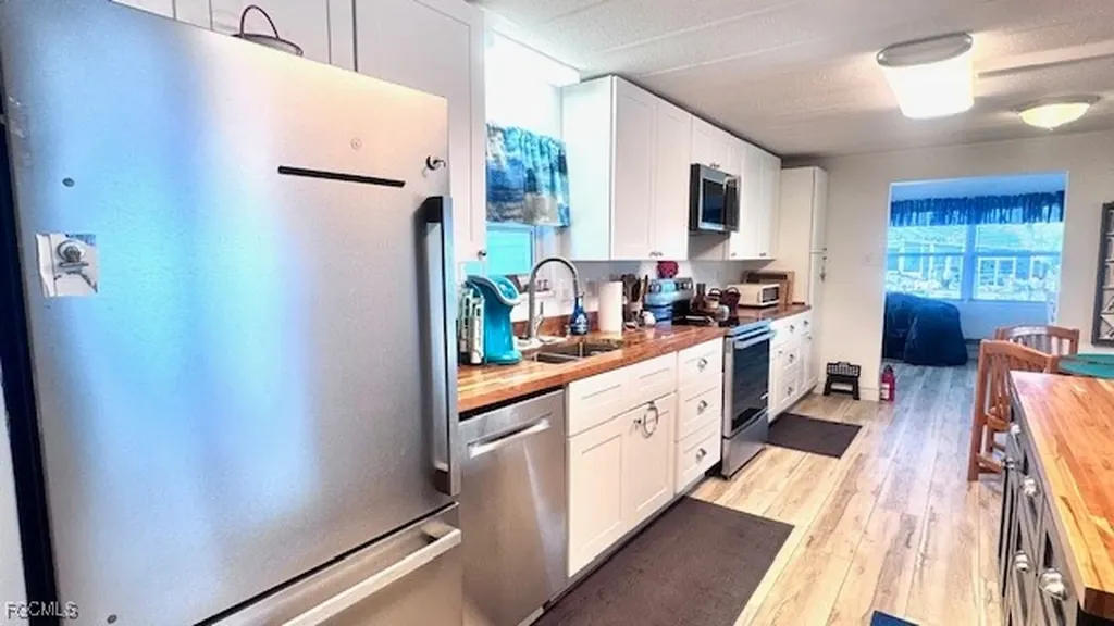 5519 Sir Walter Way North Fort Myers FL 33917