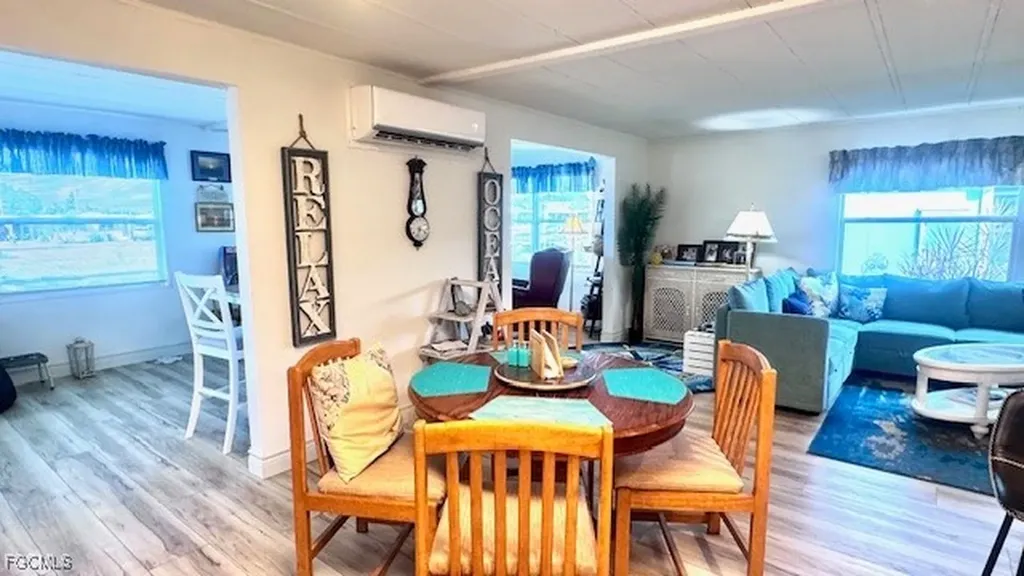 5519 Sir Walter Way North Fort Myers FL 33917