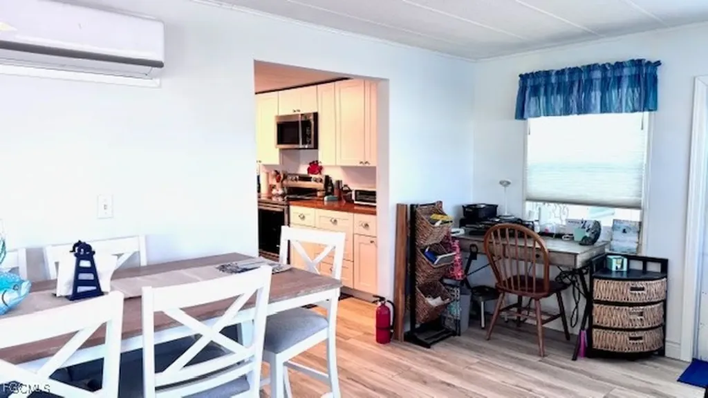 5519 Sir Walter Way North Fort Myers FL 33917