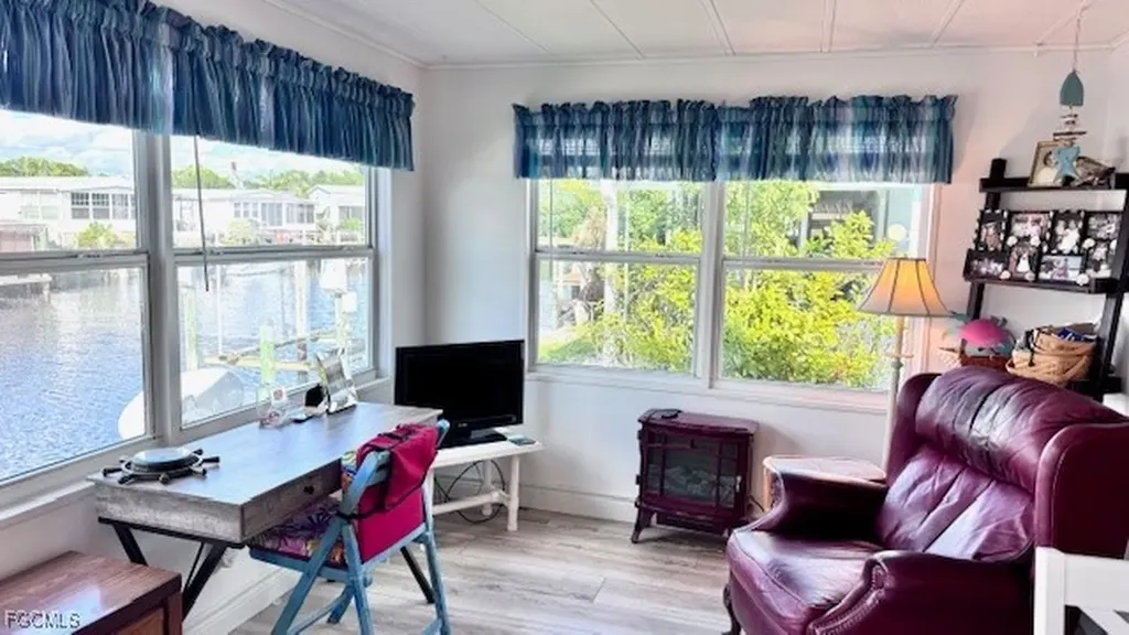 5519 Sir Walter Way North Fort Myers FL 33917