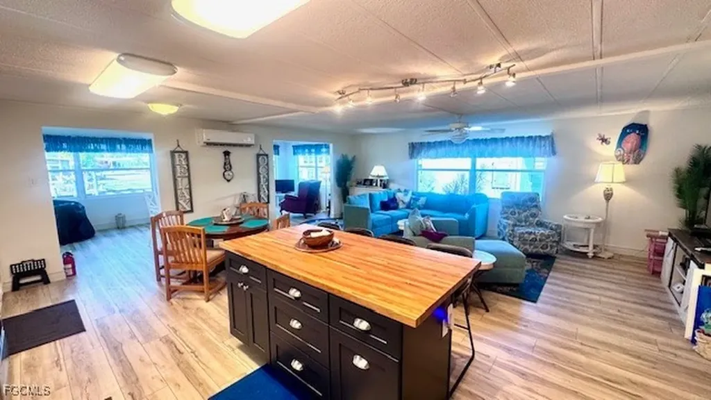 5519 Sir Walter Way North Fort Myers FL 33917