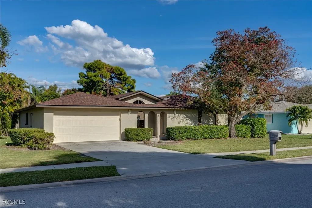 5860 Untermeyer Court North Fort Myers FL 33903