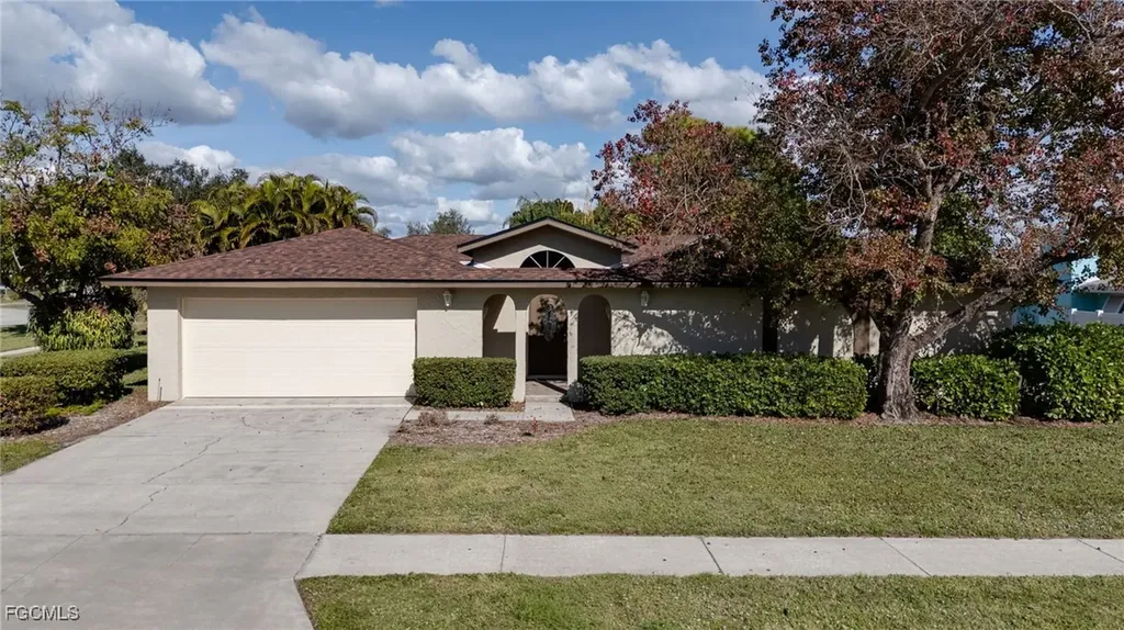 5860 Untermeyer Court North Fort Myers FL 33903