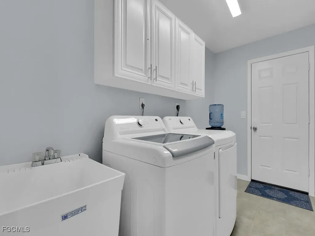 800 El Dorado Parkway W Cape Coral FL 33914
