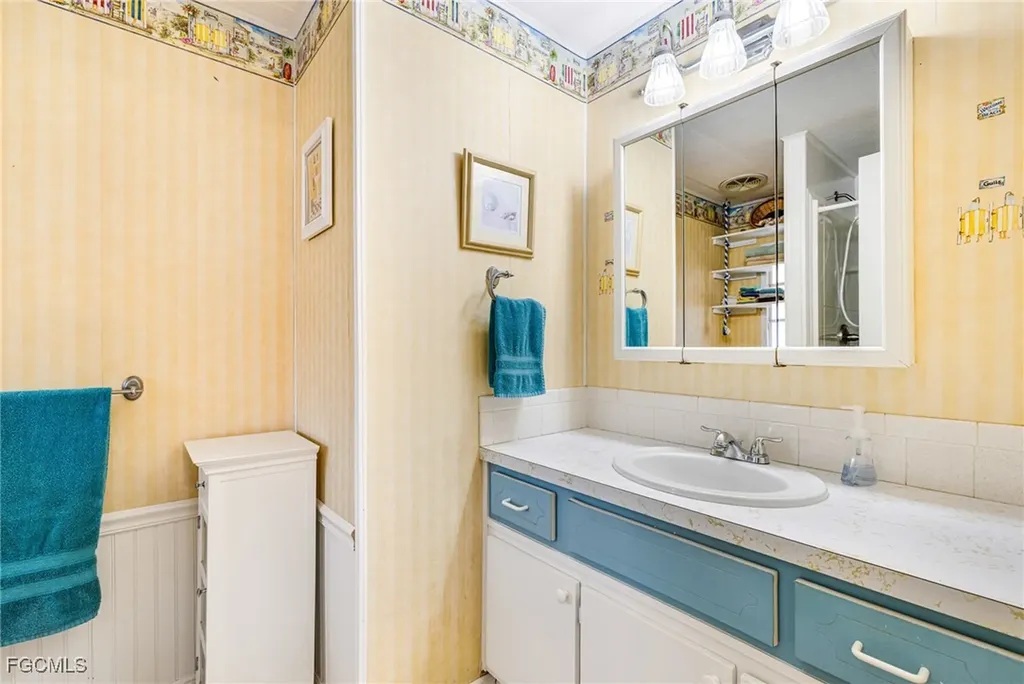 5744 Captain John Smith Loop North Fort Myers FL 33917