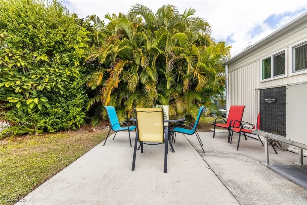 5744 Captain John Smith Loop North Fort Myers FL 33917