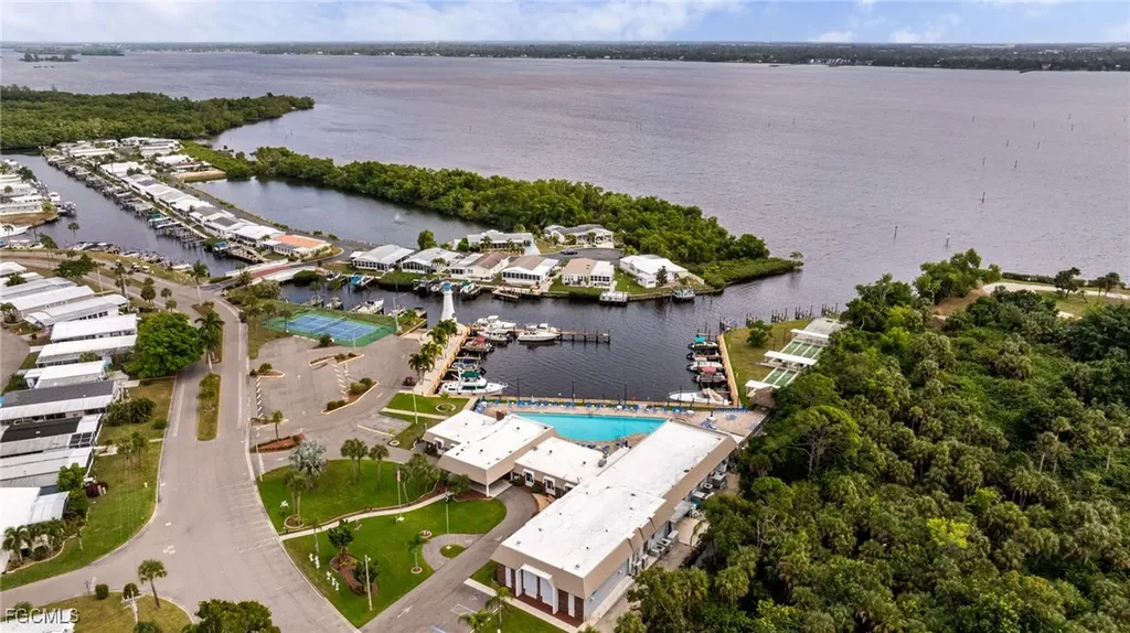 5744 Captain John Smith Loop North Fort Myers FL 33917