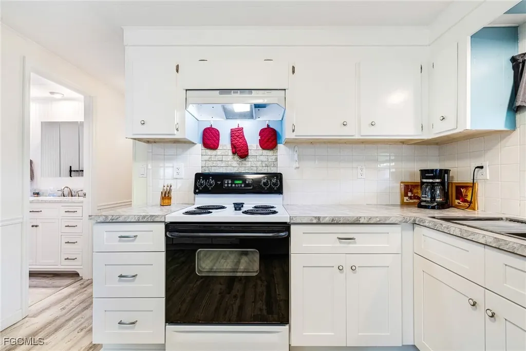 5744 Captain John Smith Loop North Fort Myers FL 33917