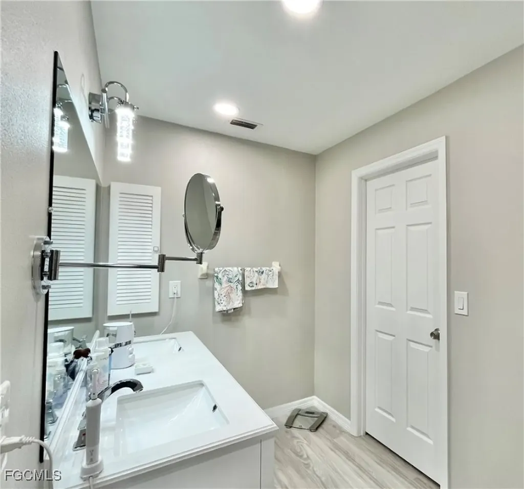 1254 Hazeltine Drive Fort Myers FL 33919