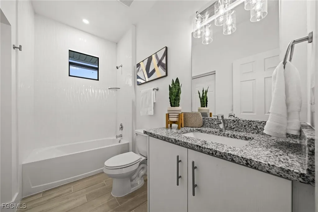 1826 NE 10th Place Cape Coral FL 33909