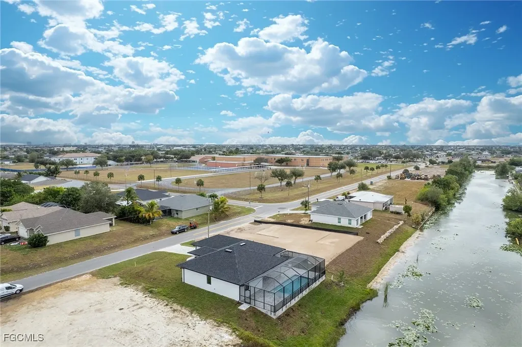 1826 NE 10th Place Cape Coral FL 33909