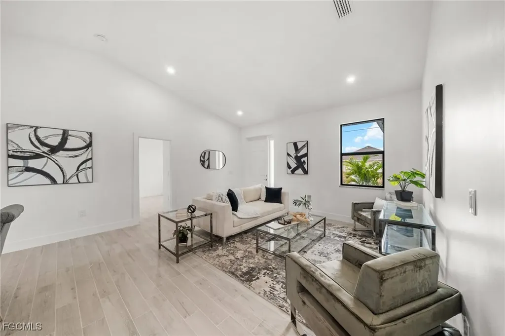 1826 NE 10th Place Cape Coral FL 33909